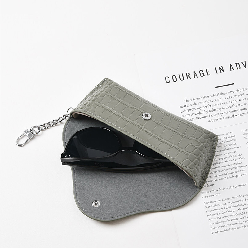 Sac à lunettes de luxe en cuir - Sunglass Retainer Cord avis et prix